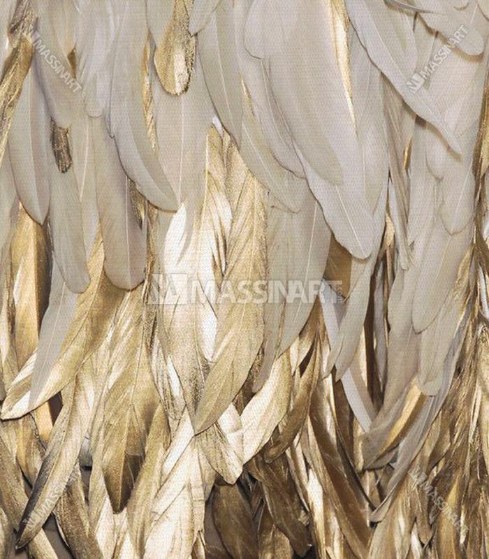 Tríptico alas de ángel con marcos dorados en interior elegante — Massinart