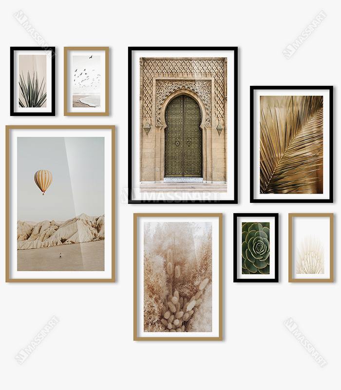 Composición mural Moroccan Boho en salón moderno — cuadros decorativos sobre sofá gris con cojines botánicos — Massinart