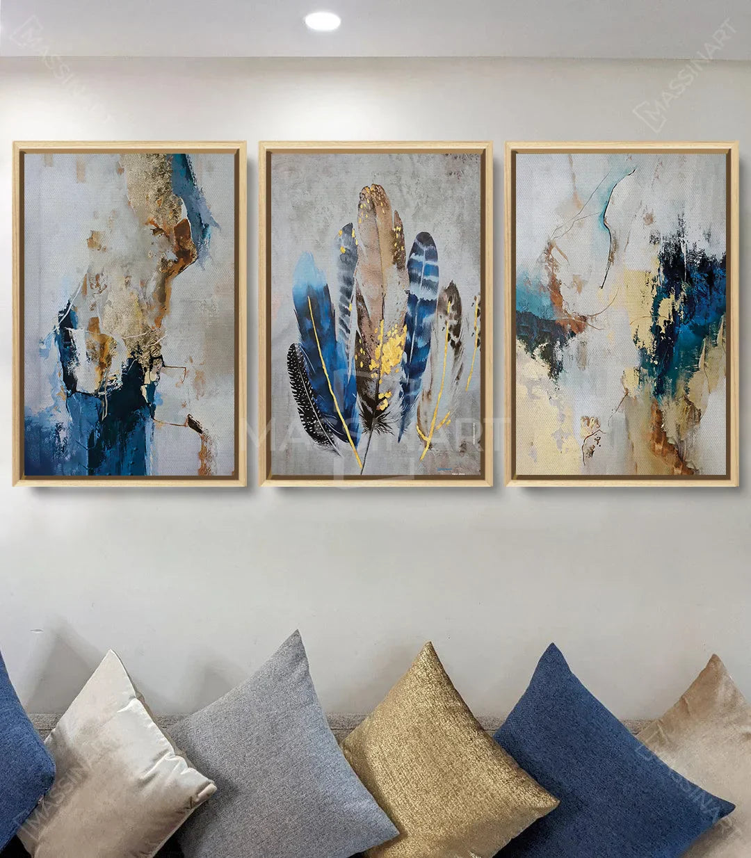 Panel derecho del tríptico, texturas abstractas en azul y amarillo dorado Massinart