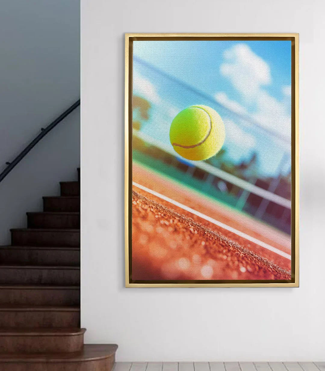 Cuadro Tennis Pulse en decoración de pasillo con escalera, Massinart