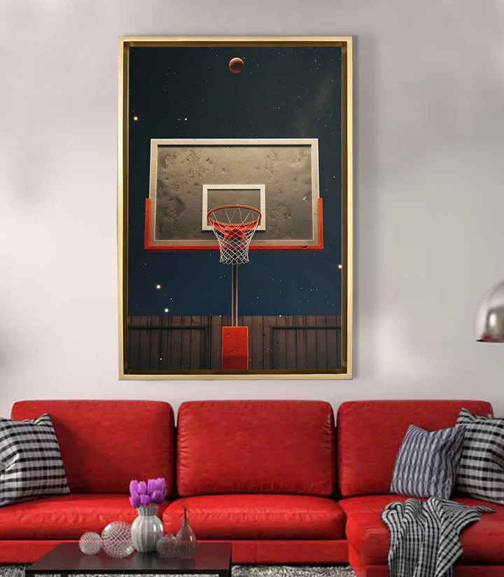 Cuadro Moonlit Basket en salón moderno sobre sofá rojo, decoración mural contemporánea