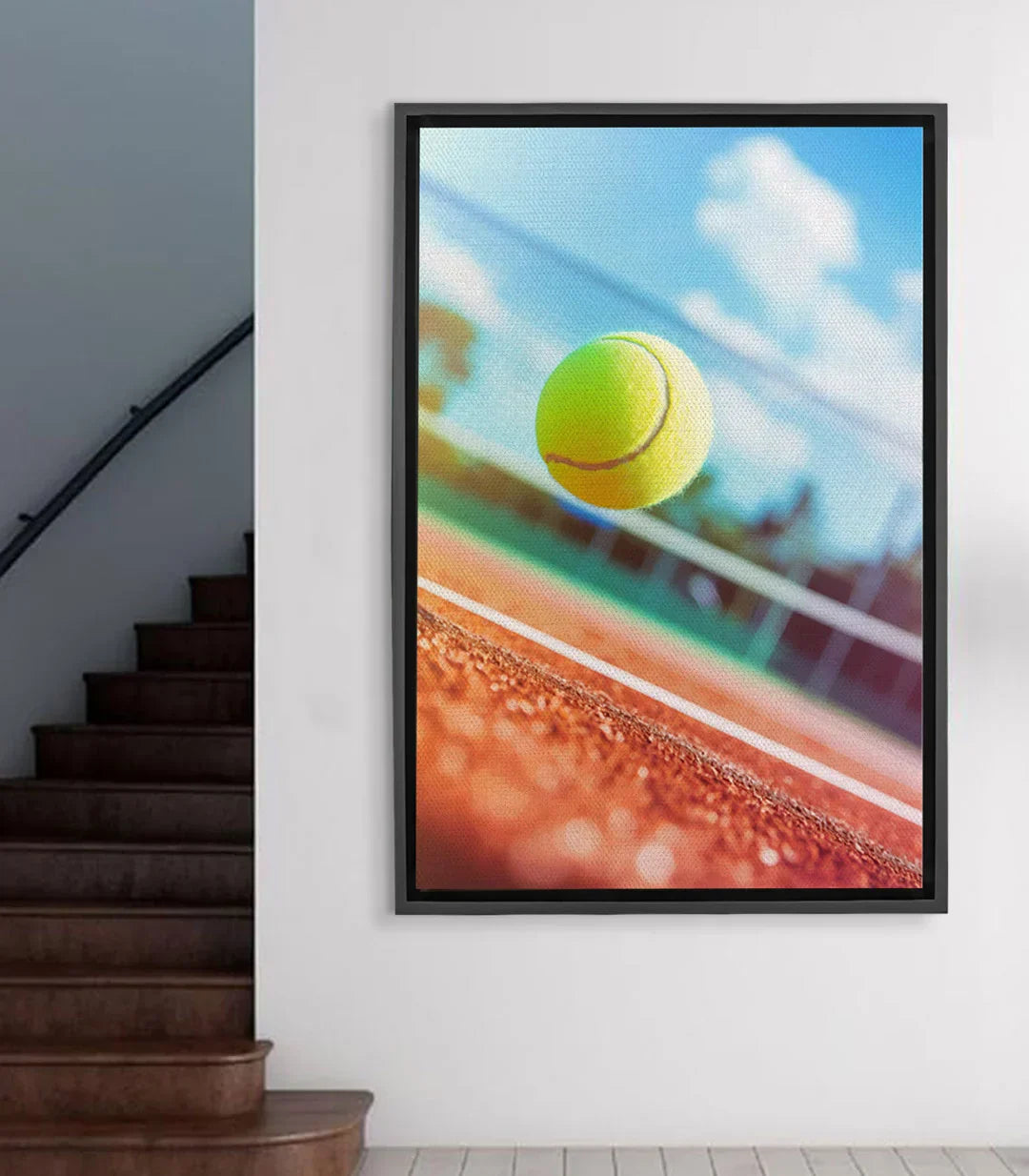 Cuadro Tennis Pulse Massinart — pelota amarilla sobre pista multicolor, cielo azul