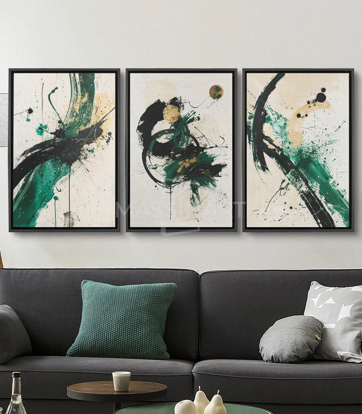 Cuadro Thrive tríptico abstracto — trazos negros y verde esmeralda sobre beige crema, Massinart