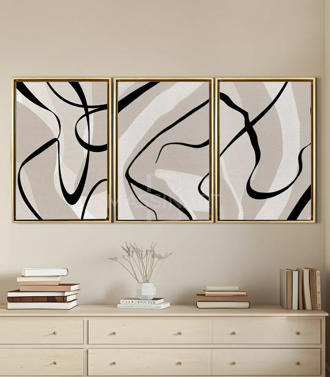 Detalle del tríptico Fluididad, formas abstractas fluidas en tonos beige y negro — Massinart
