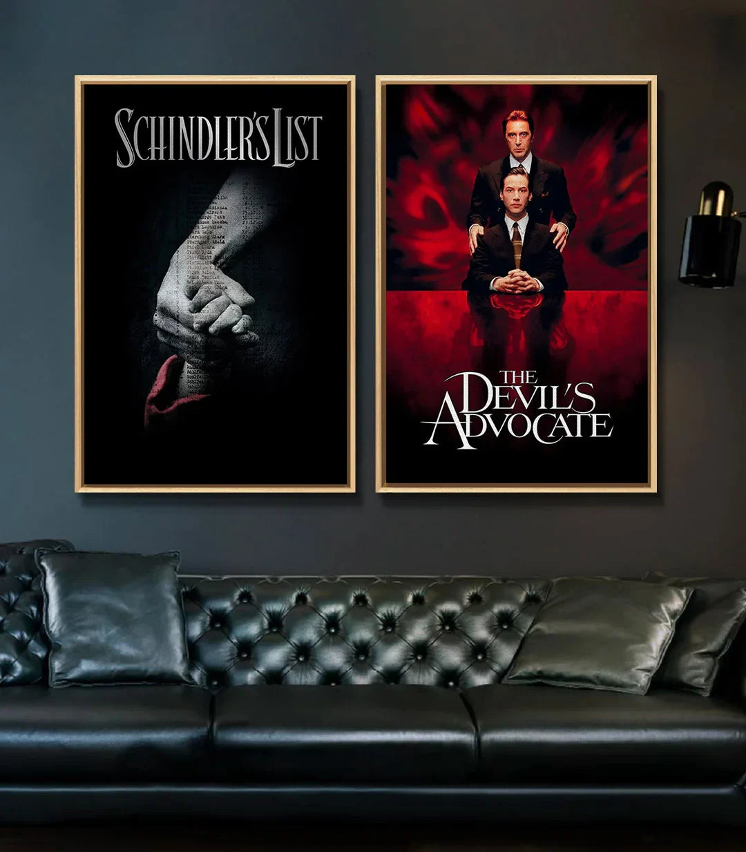 Decoración salón moderno con díptico de carteles de cine en negro y rojo Massinart