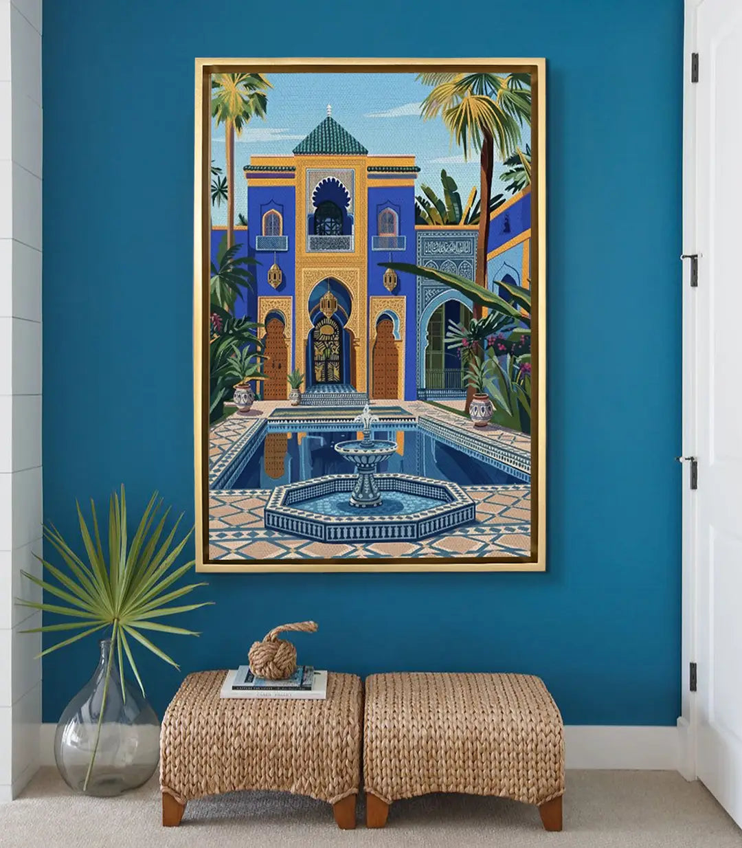 Cuadro de arquitectura islámica en salón y pasillo — lienzo Blue Riyadh sobre pared en color turquesa