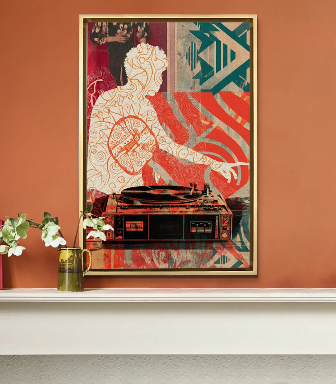 Cuadro Sound Collage Massinart — composición decorativa en salón moderno con pared terracota