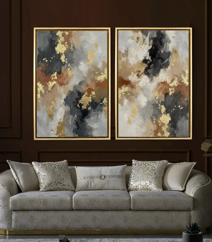 Ambientación salón moderno — díptico abstracto Filones de Oro sobre sofá beige Massinart