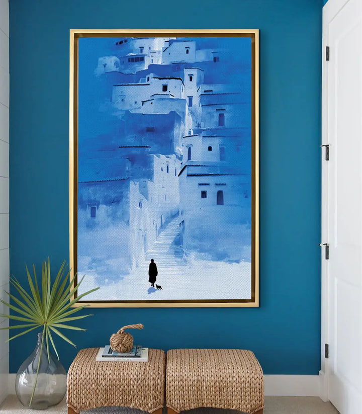 Cuadro Blue Ascent en salón contemporáneo Massinart — pared turquesa con decoración minimalista