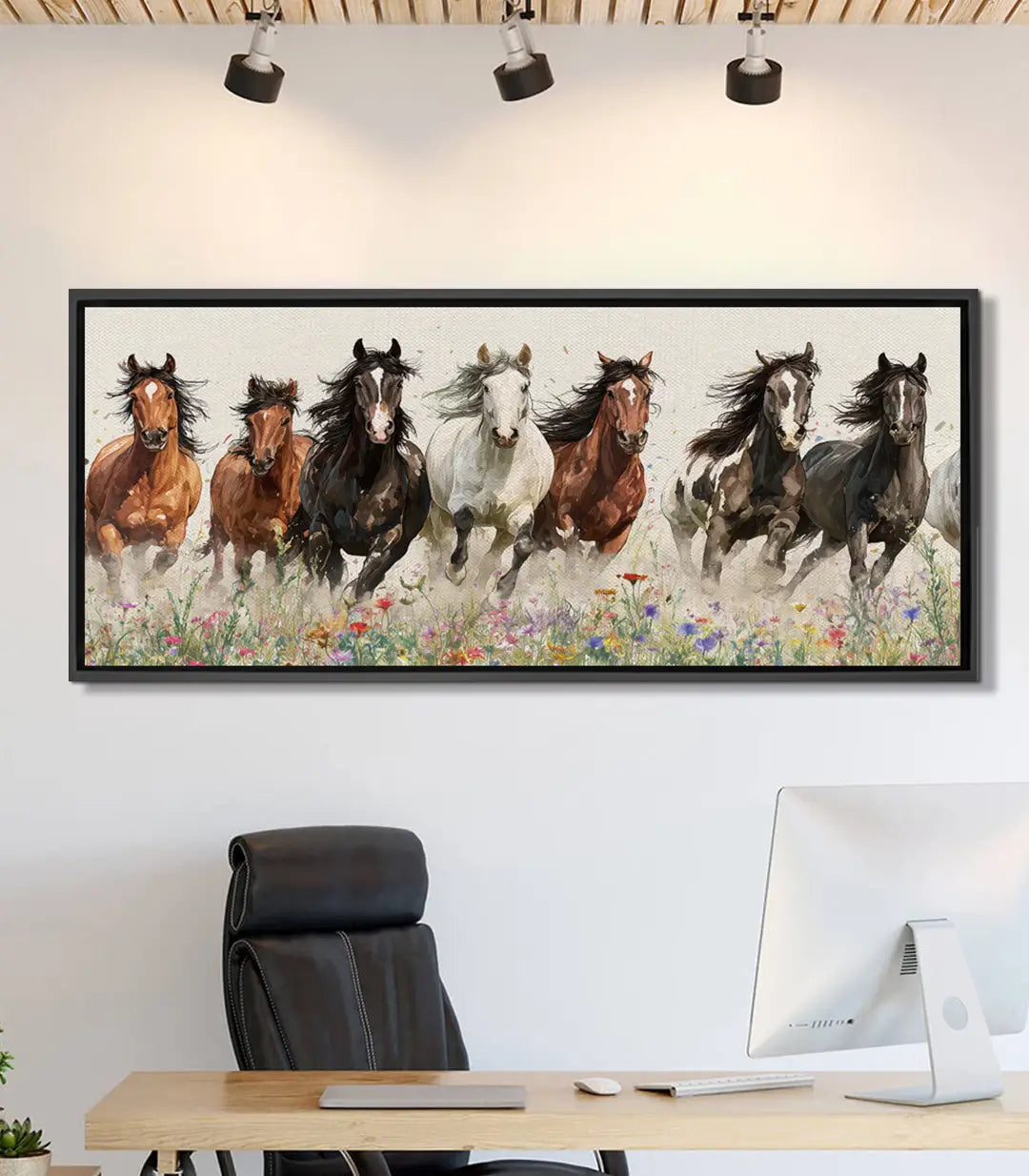 Cuadro Wild Souls caballos salvajes panorámico — manada al galope entre flores de colores, estilo figurativo contemporáneo