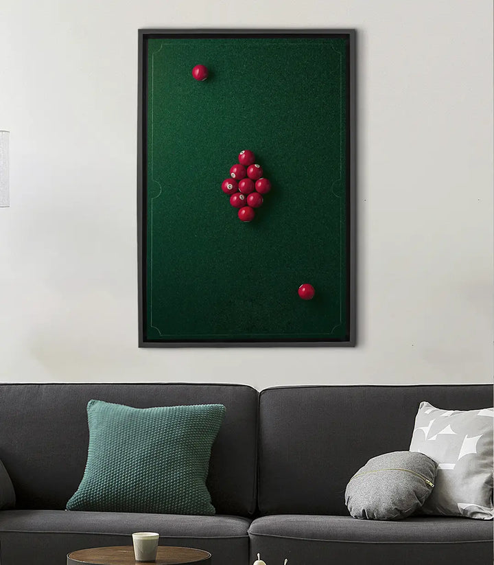 Cuadro de billar con bolas rojas sobre tapete verde — Massinart