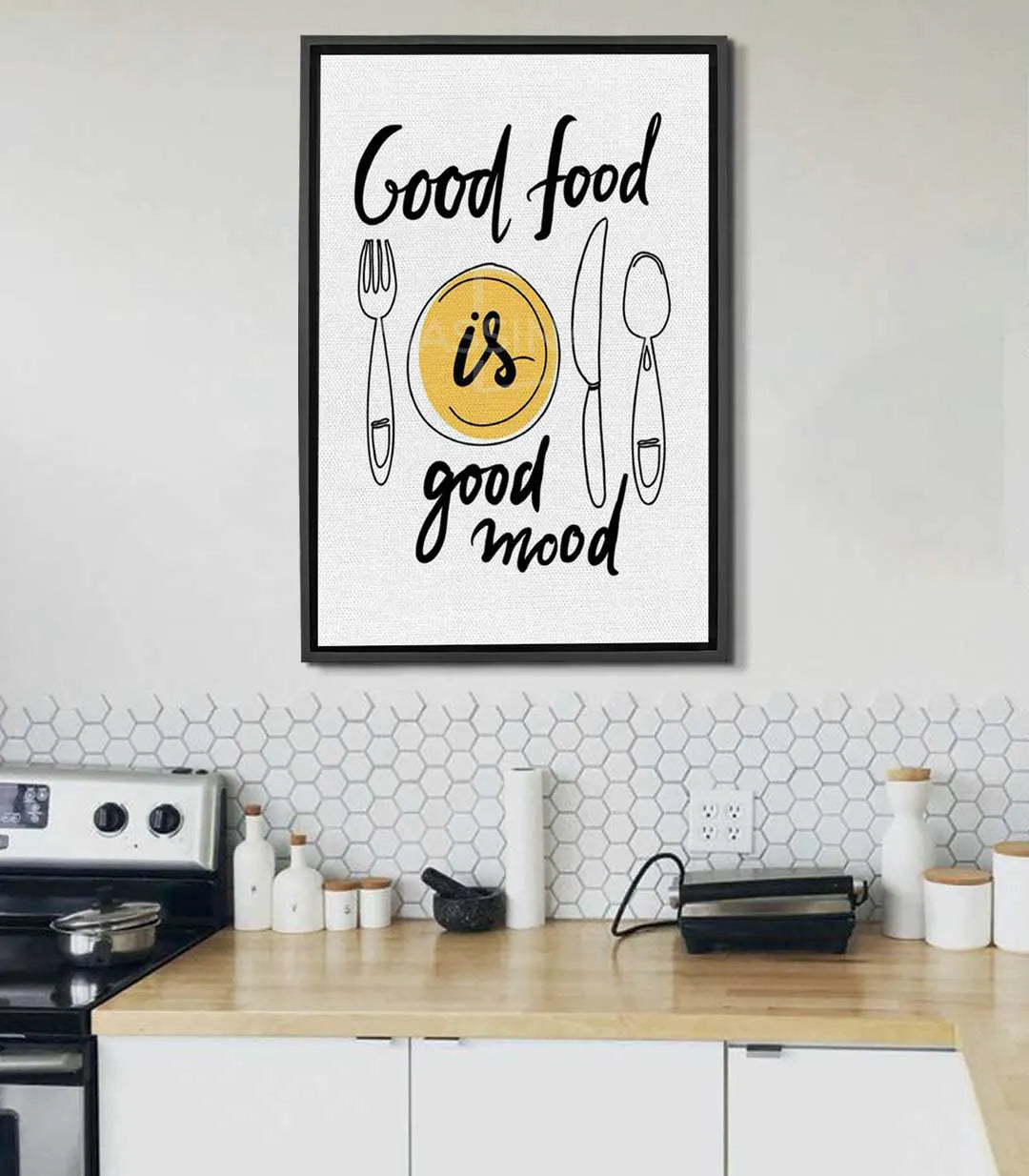 Cuadro decorativo vertical con cubiertos estilizados y fondo blanco y amarillo dorado, estilo minimalista — Massinart