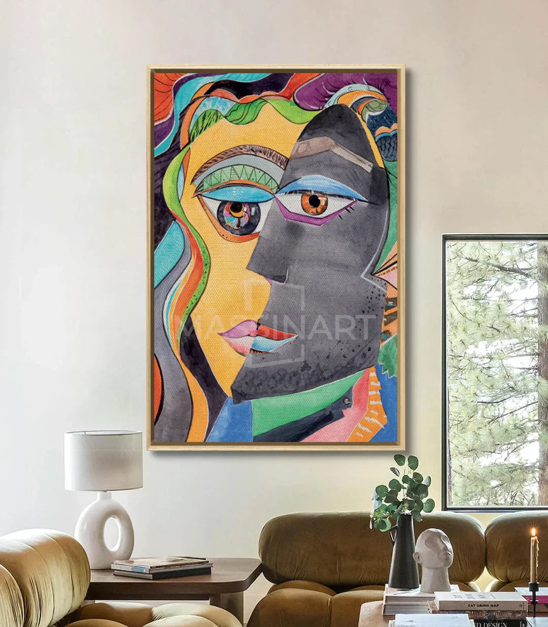 Decoración interior salón contemporáneo con cuadro retrato abstracto Lovers en tonos cálidos, Massinart