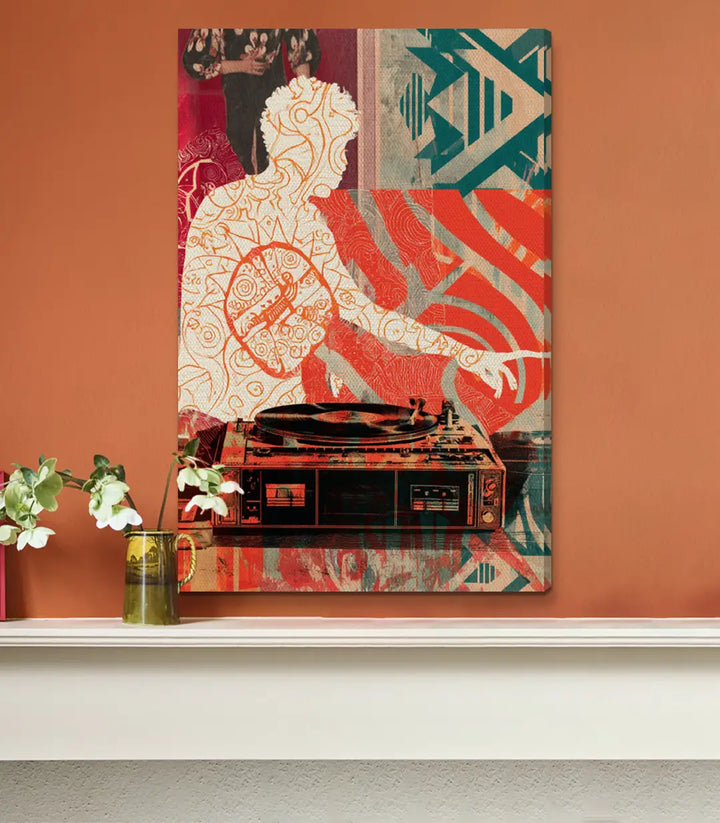 Cuadro Sound Collage Massinart — detalle de motivos geométricos y tocadiscos vintage