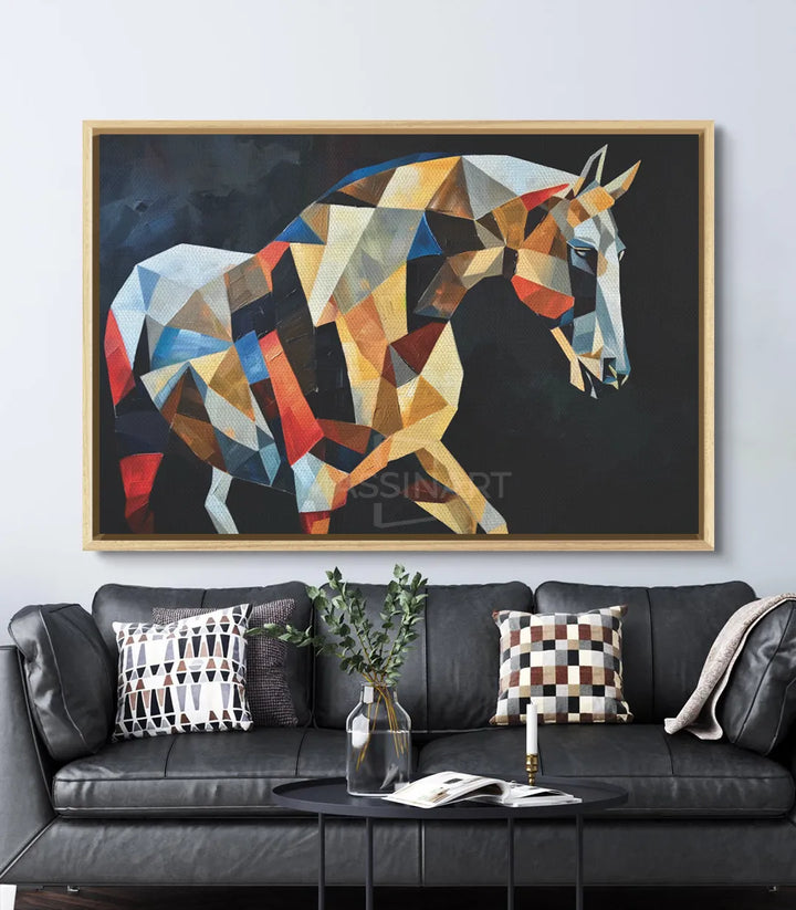 Decoración interior contemporánea con cuadro abstracto de caballo geométrico y formas cúbicas, Massinart