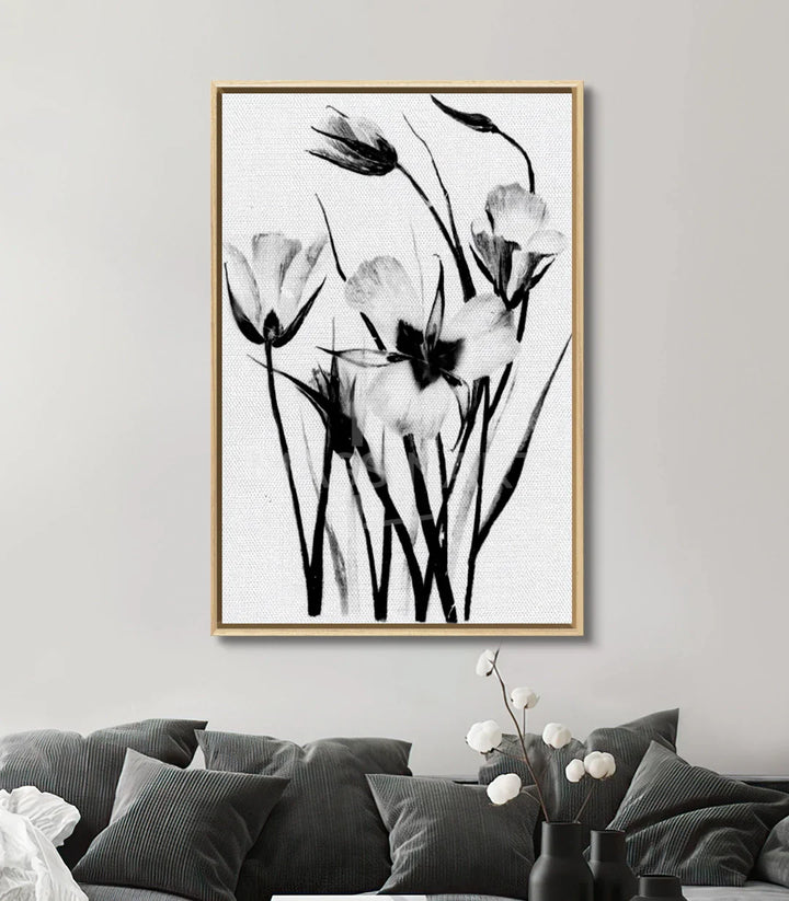 Cuadro Dark Petals en ambientación de salón gris moderno, Massinart