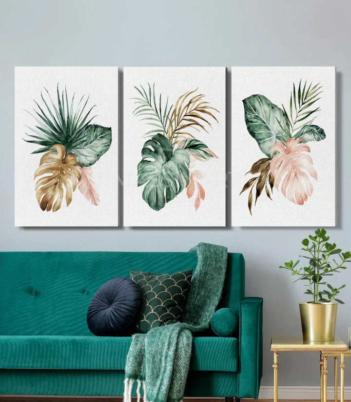 Tríptico botánico en acuarela expuesto en salón moderno, decoración pared