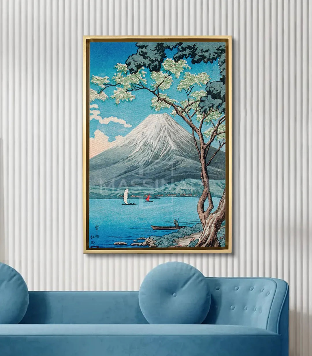 Cuadro Silent Waters en salón moderno sobre sofá azul — decoración mural Massinart