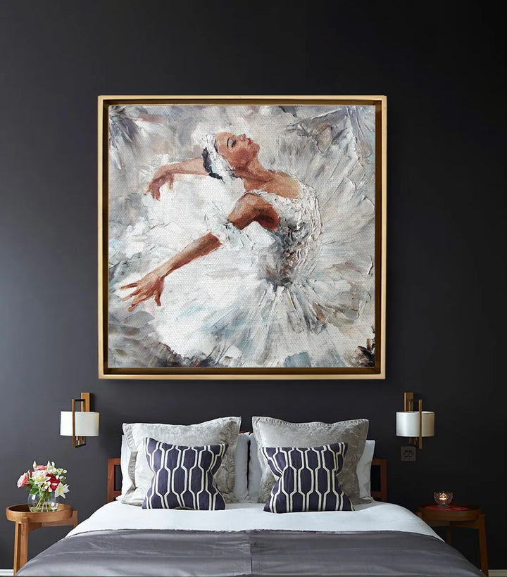 Cuadro Ballerina Dance en salón moderno — lienzo decorativo sobre la cama en dormitorio elegante, Massinart