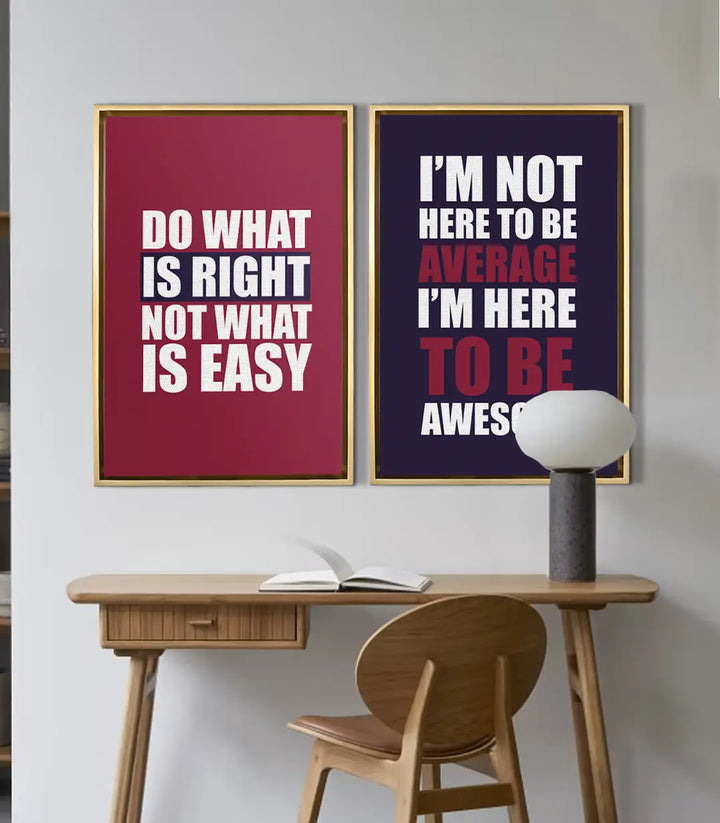 Cuadro díptico motivación sobre escritorio de madera clara en salón moderno — decoración de oficina Massinart
