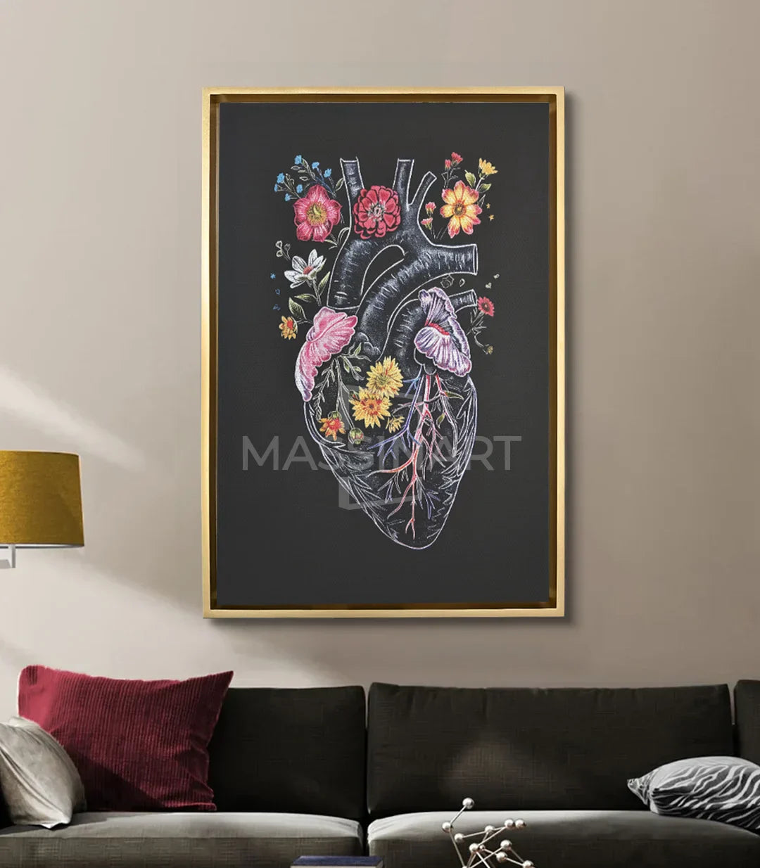 Cuadro corazón floral vertical en salón moderno — marco negro Massinart