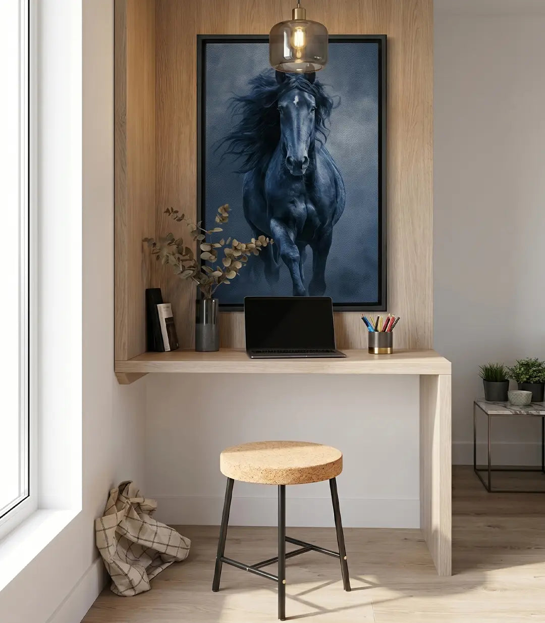 Detalle de pinceladas gestuales en retrato de caballo negro, estilo expresionista