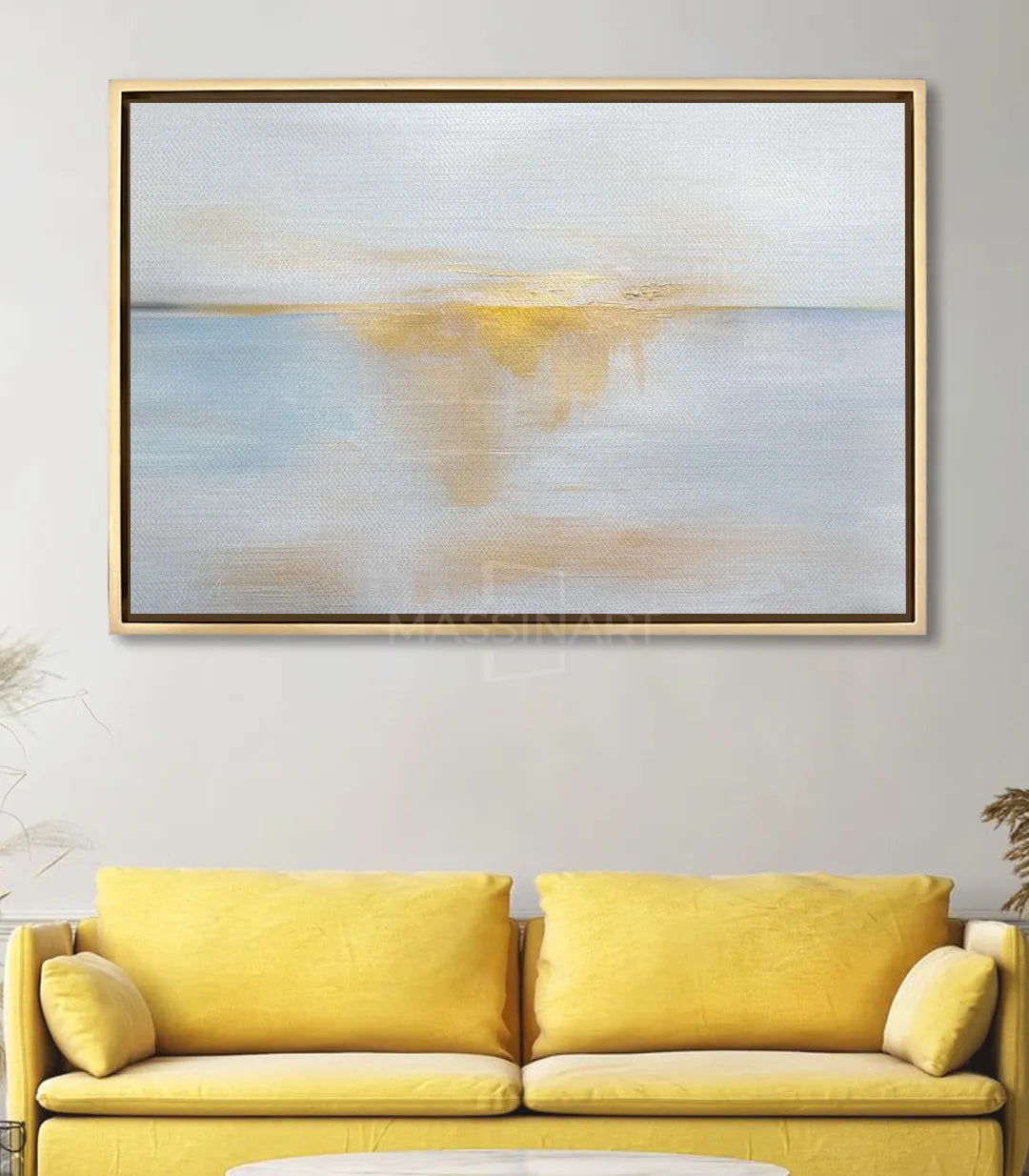 Sea Sunrise enmarcado en negro sobre pared blanca en salón moderno — Massinart