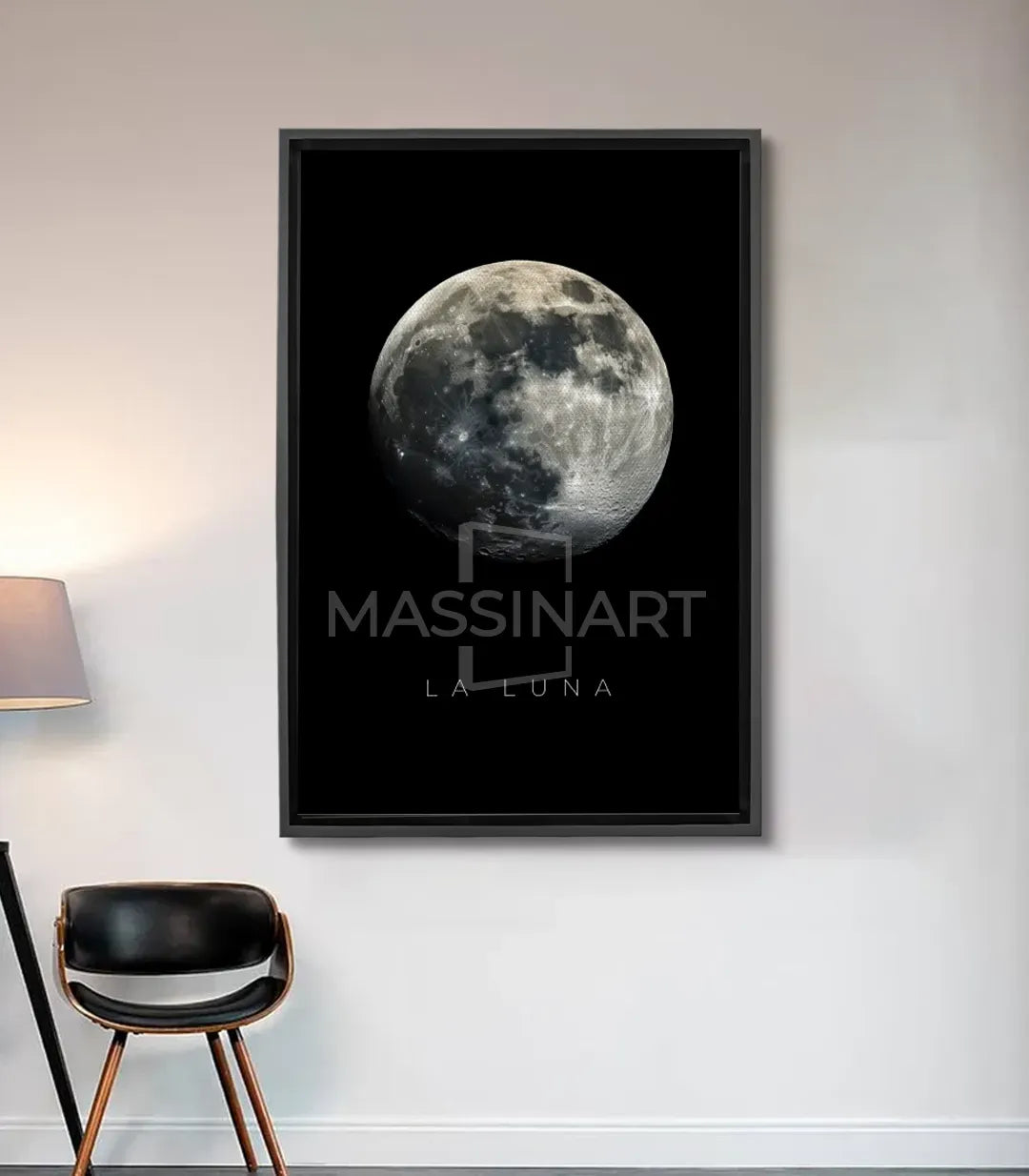 Cuadro La Luna — fotografía detallada de la luna en gris y negro sobre fondo oscuro, Massinart