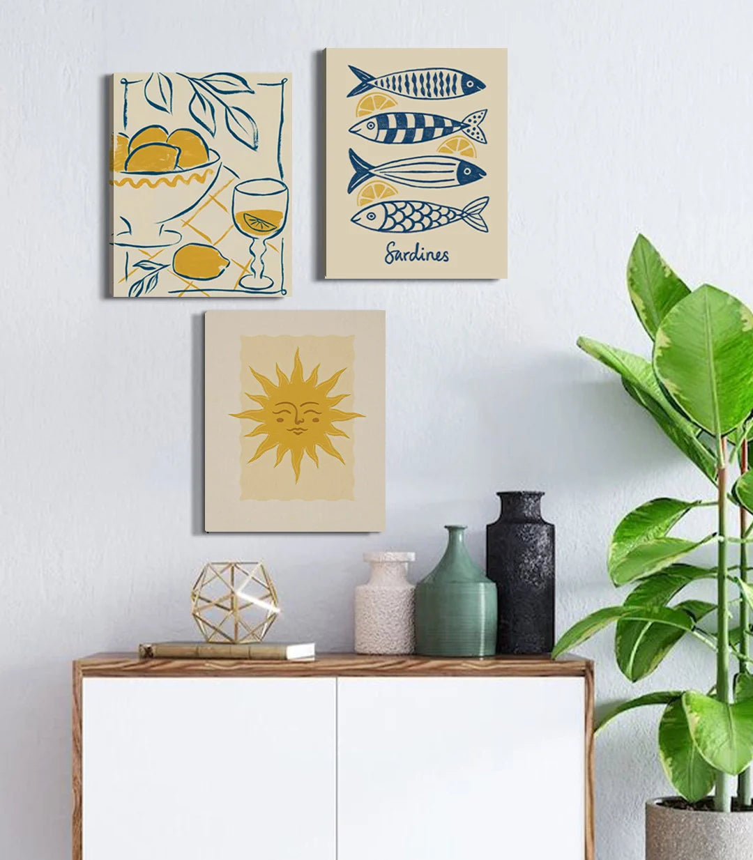 Cuadro minimalista Bright and Fresh con limones y sardinas en amarillo y negro, estilo lineal mediterráneo