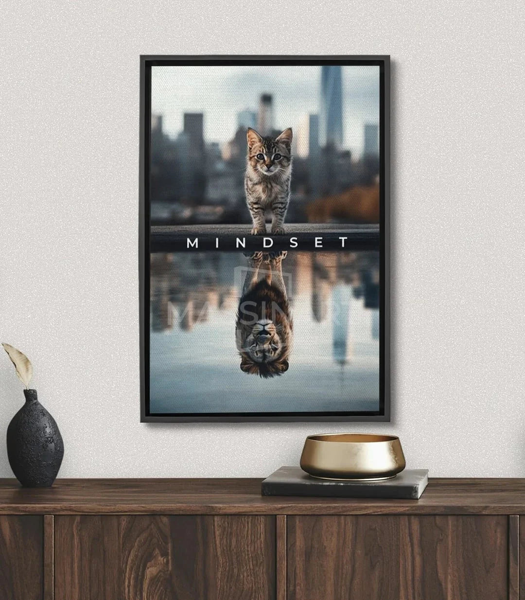 Cuadro gato urbano Mindset Massinart — felino con reflejo en espejo, tonos grises