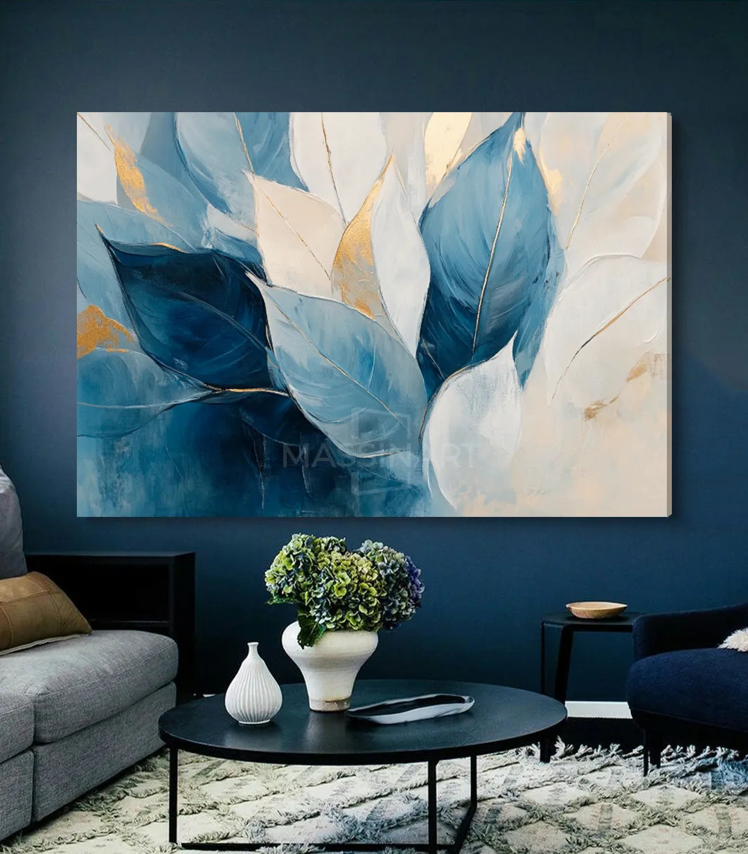 Cuadro Soft Blossom detalle pared azul en salón — arte mural botánico Massinart