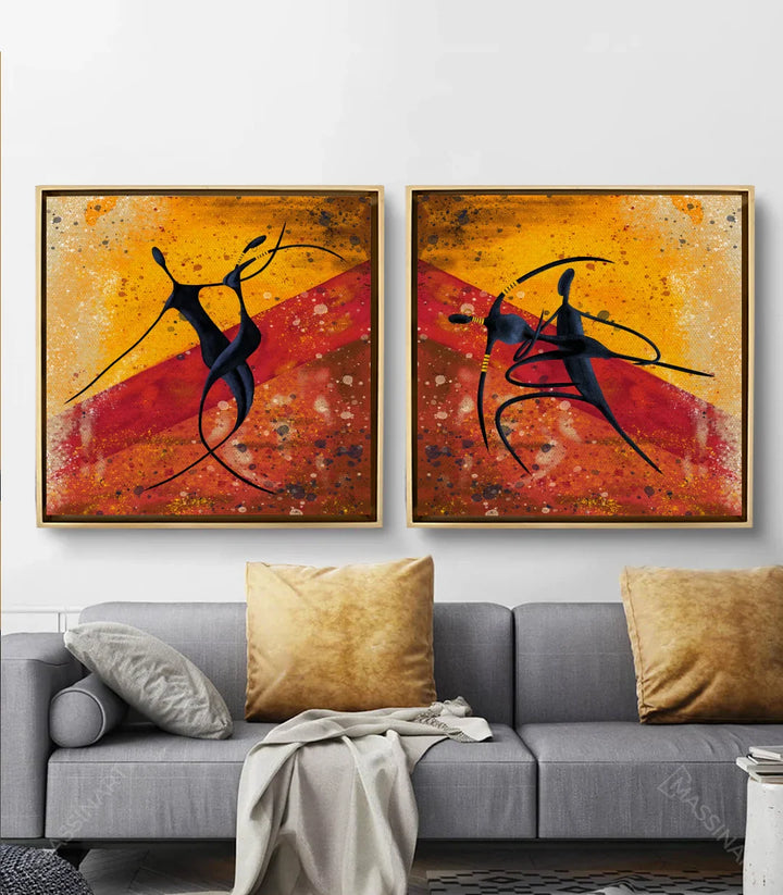 Ambientación en salón moderno — díptico Baile en pareja colocado sobre sofá gris con cojines dorados, decoración de pared, Massinart