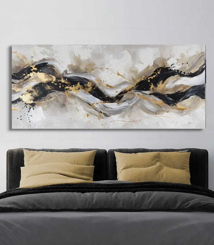 Cuadro Surge en salón moderno — decoración de pared negro, oro y beige