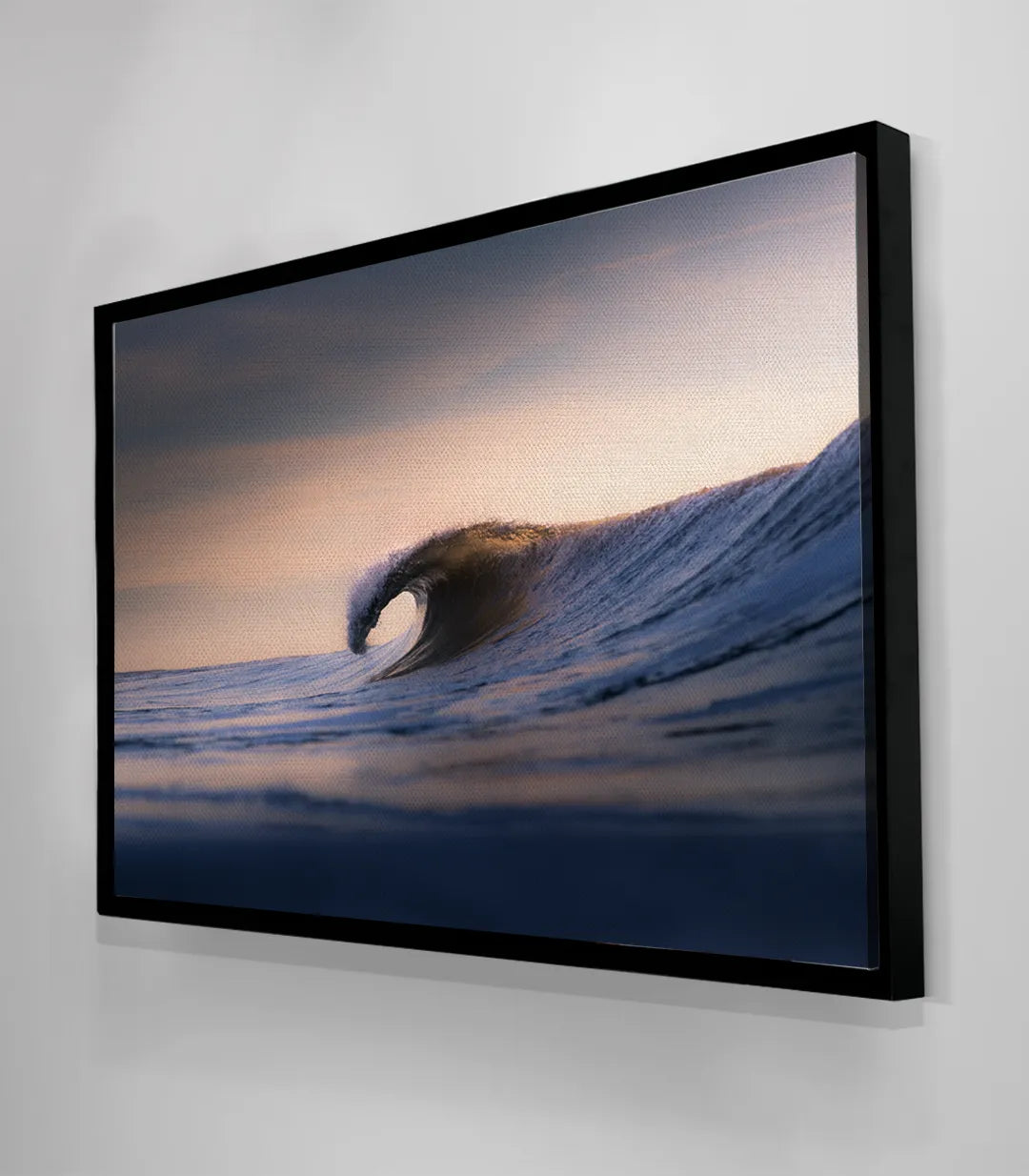 Cuadro Tranquil Wave en un salón moderno — decoración costera Massinart