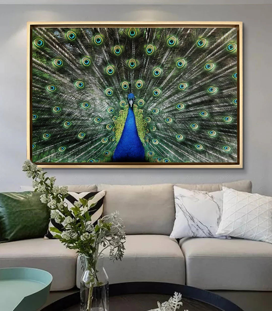 Cuadro Iridescent Glory Massinart en salón moderno sobre sofá