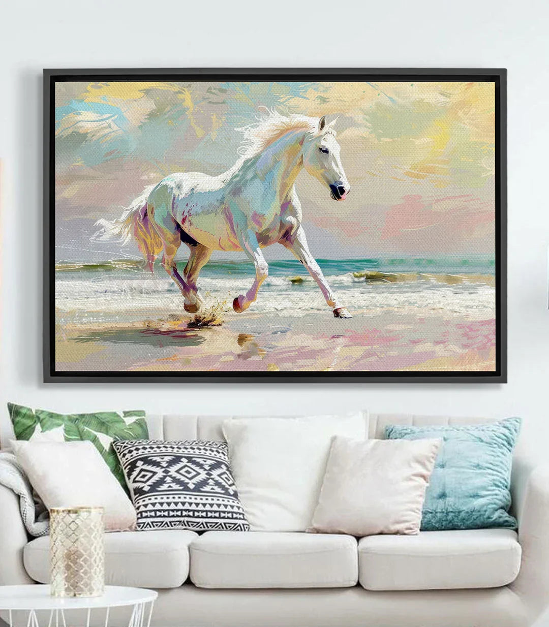 Cuadro Shoreline Sprint — caballo blanco al galope en la orilla del mar, tonos blancos y grises oceánicos — Massinart