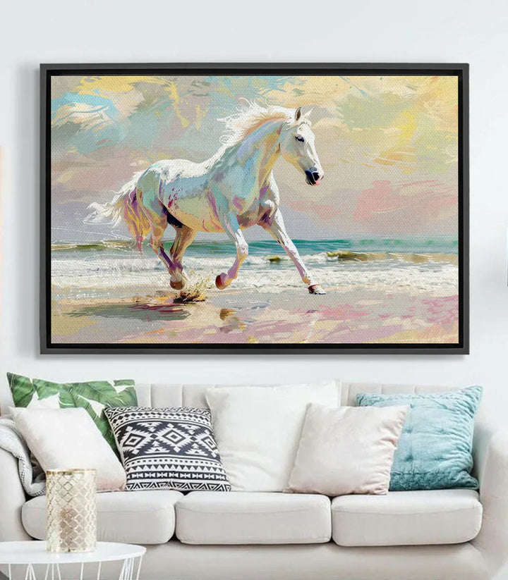 Cuadro Shoreline Sprint — caballo blanco al galope en la orilla del mar, tonos blancos y grises oceánicos — Massinart