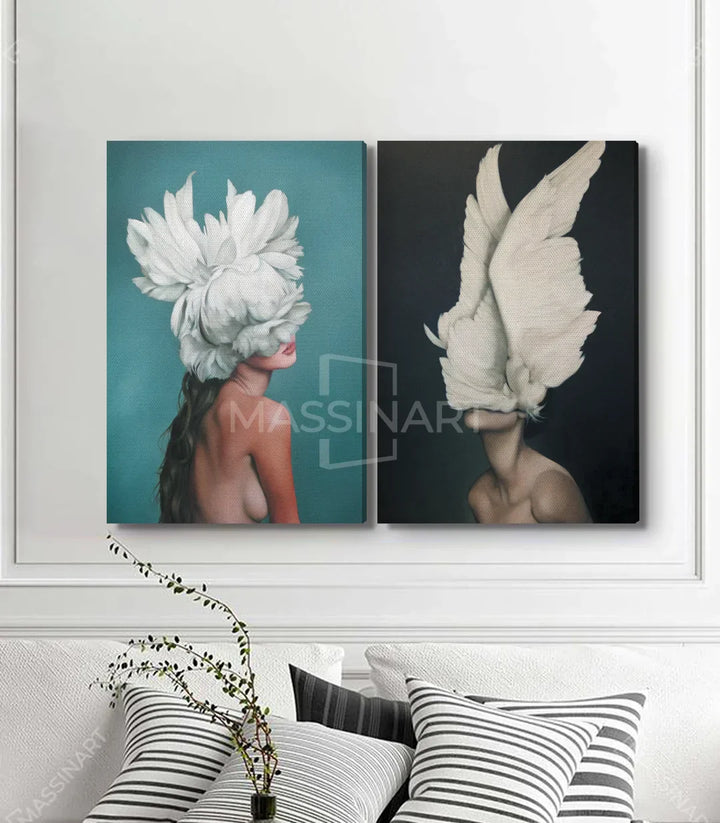 Cuadro Pursuit of Daydreams — retrato con alas blancas sobre fondo negro, estilo surrealista