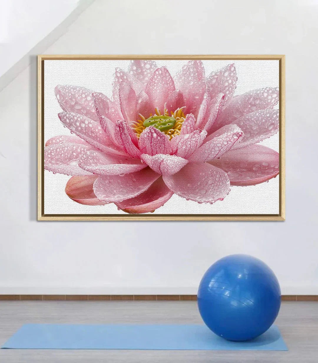 Cuadro Pink Lotus en decoración de dormitorio tranquilo y minimalista — Massinart