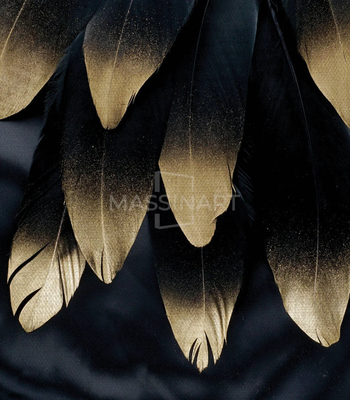 Ambiente de salón moderno con el díptico Plumas Doradas como elemento decorativo principal, Massinart