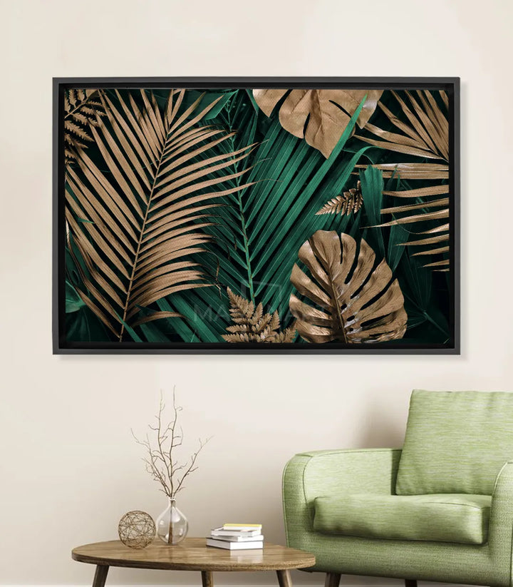 Cuadro Exotique Jungle — hojas tropicales doradas y verdes sobre fondo oscuro, monstera y palmera, Massinart
