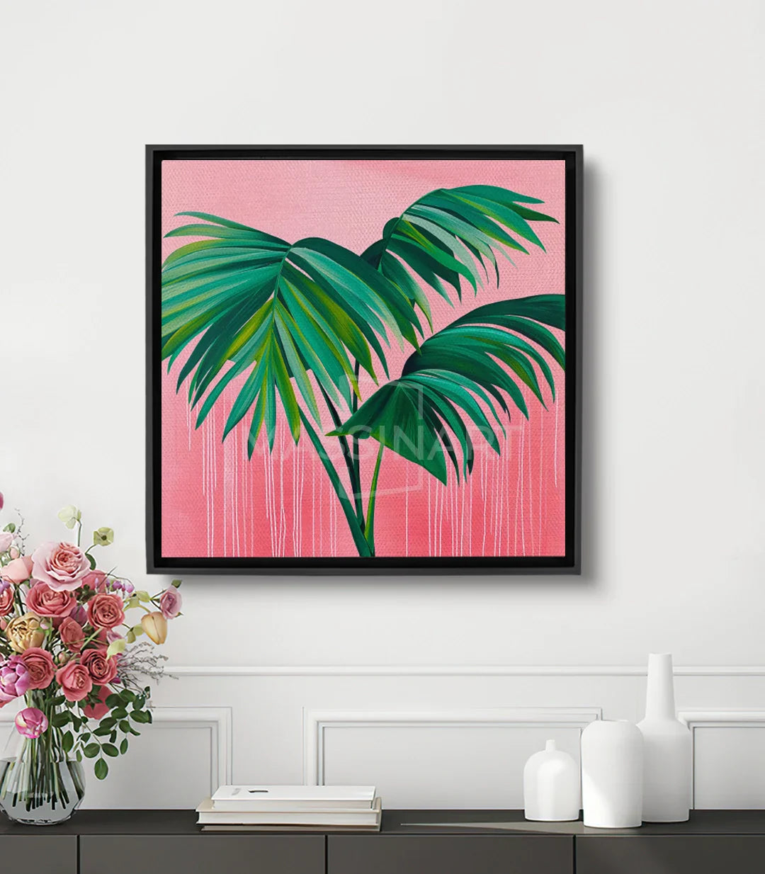 Cuadro Soft Fronds Massinart — hojas tropicales verdes sobre fondo rosa empolvado