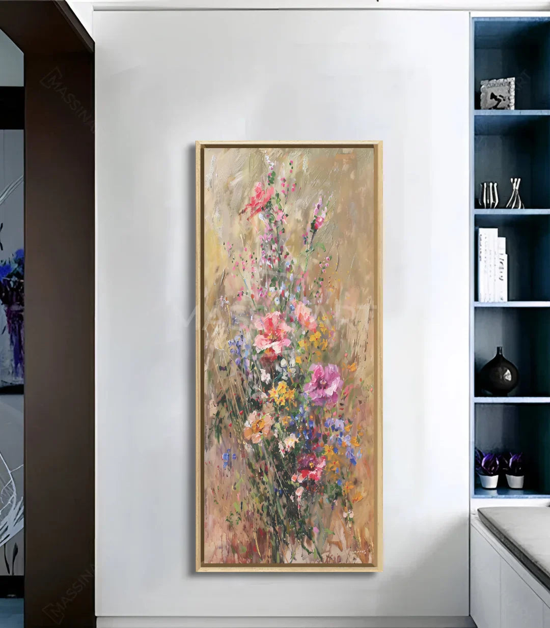 Decoración de pasillo blanco con cuadro floral Thrive en lienzo Massinart