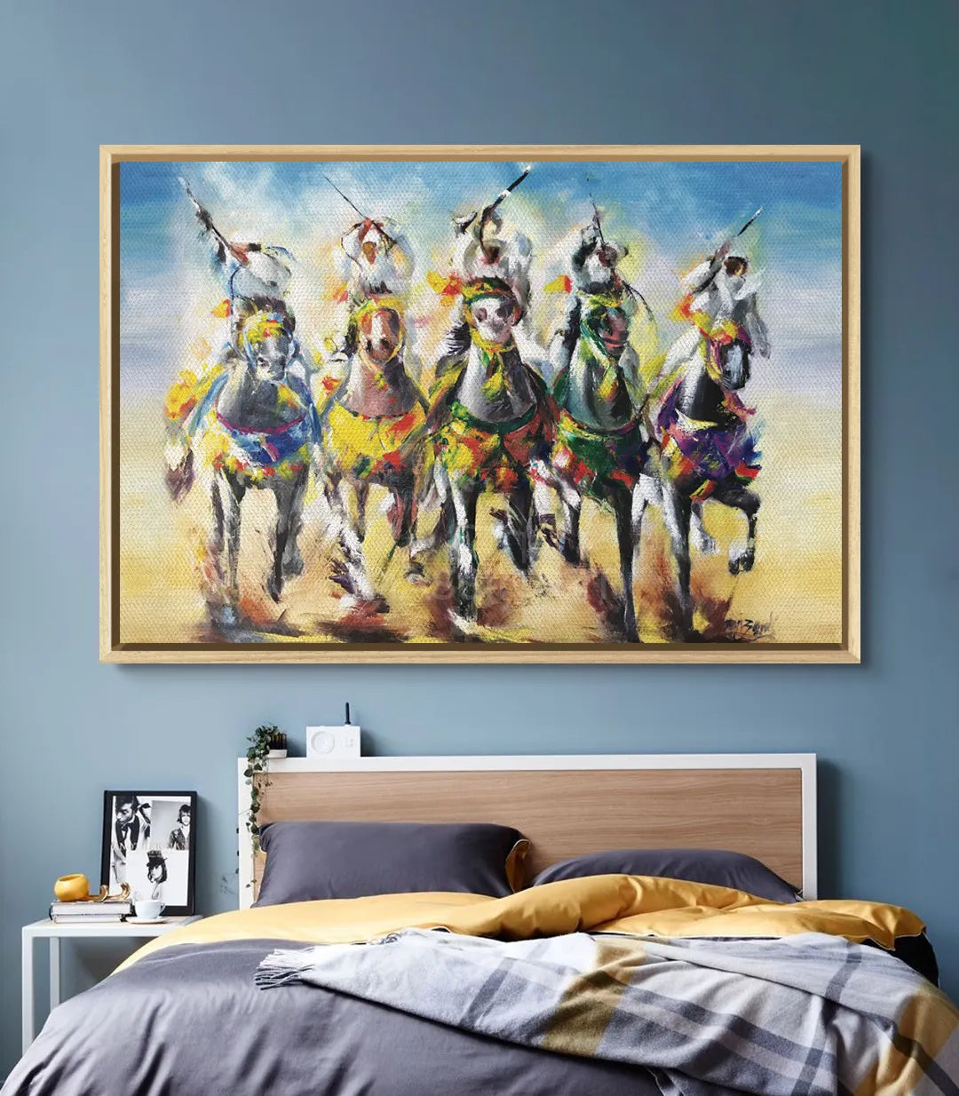 Cuadro Tbourida con caballos de tradición marroquí en marco negro, formato horizontal — Massinart