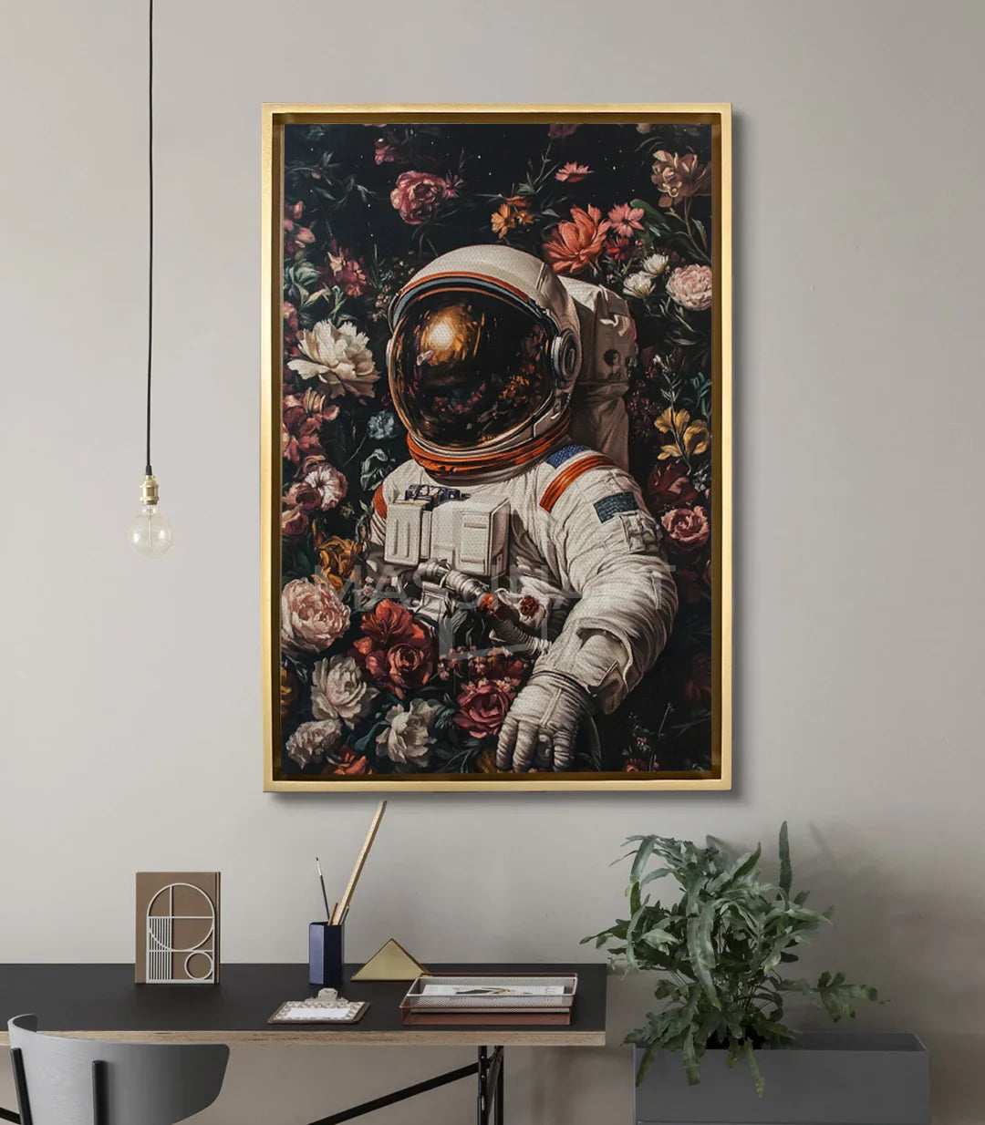 Cuadro Astral Garden en salón moderno — decoración mural vertical con astronauta y flores, Massinart