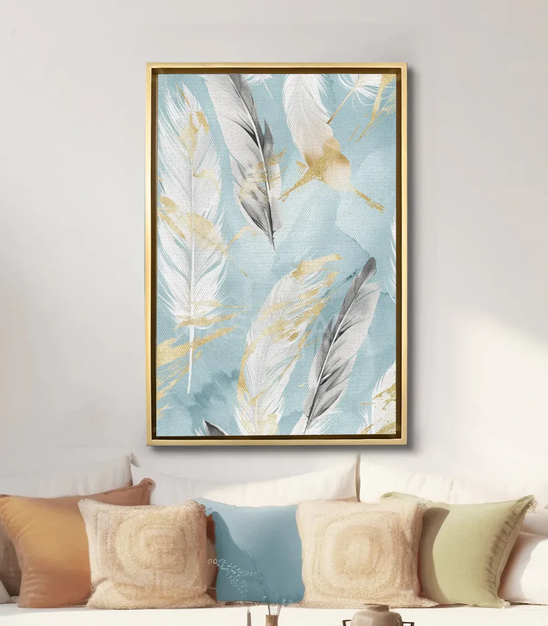 Cuadro Softness plumas doradas en salón moderno contemporáneo Massinart