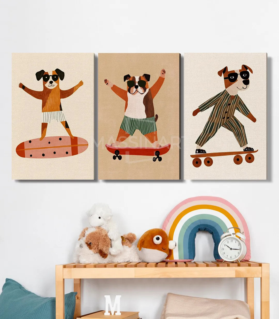 Cuadro Puppy Skaters tríptico en habitación infantil decorada, ambiente lúdico Massinart
