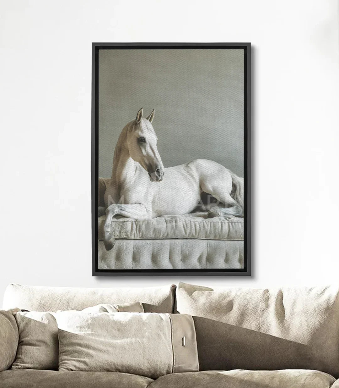 Cuadro de caballo blanco en movimiento, tonos beige y gris, estilo minimalista — Massinart