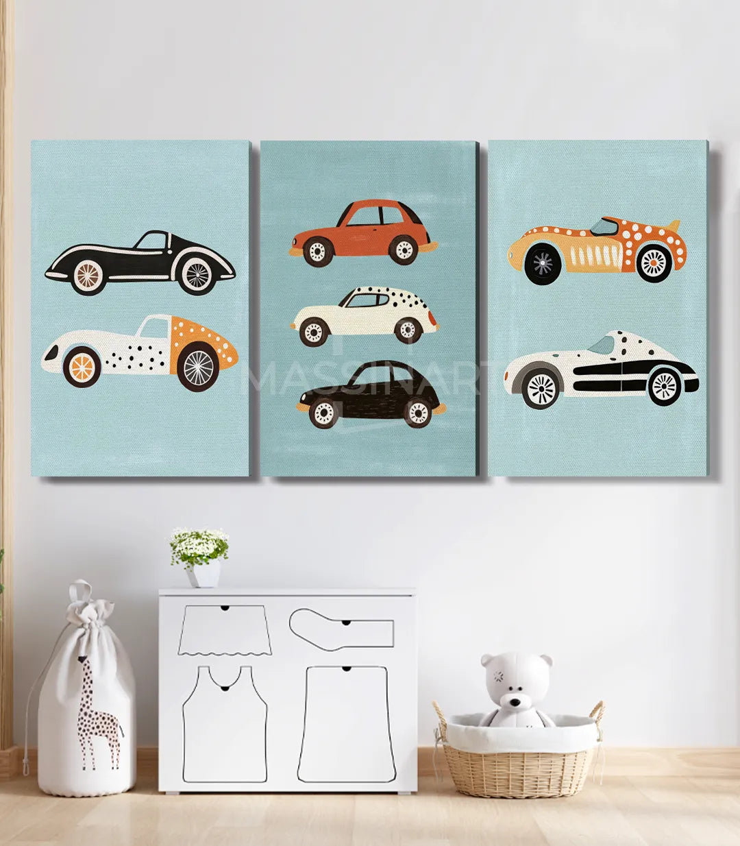 Ambientación salón moderno tríptico coches Massinart decoración infantil