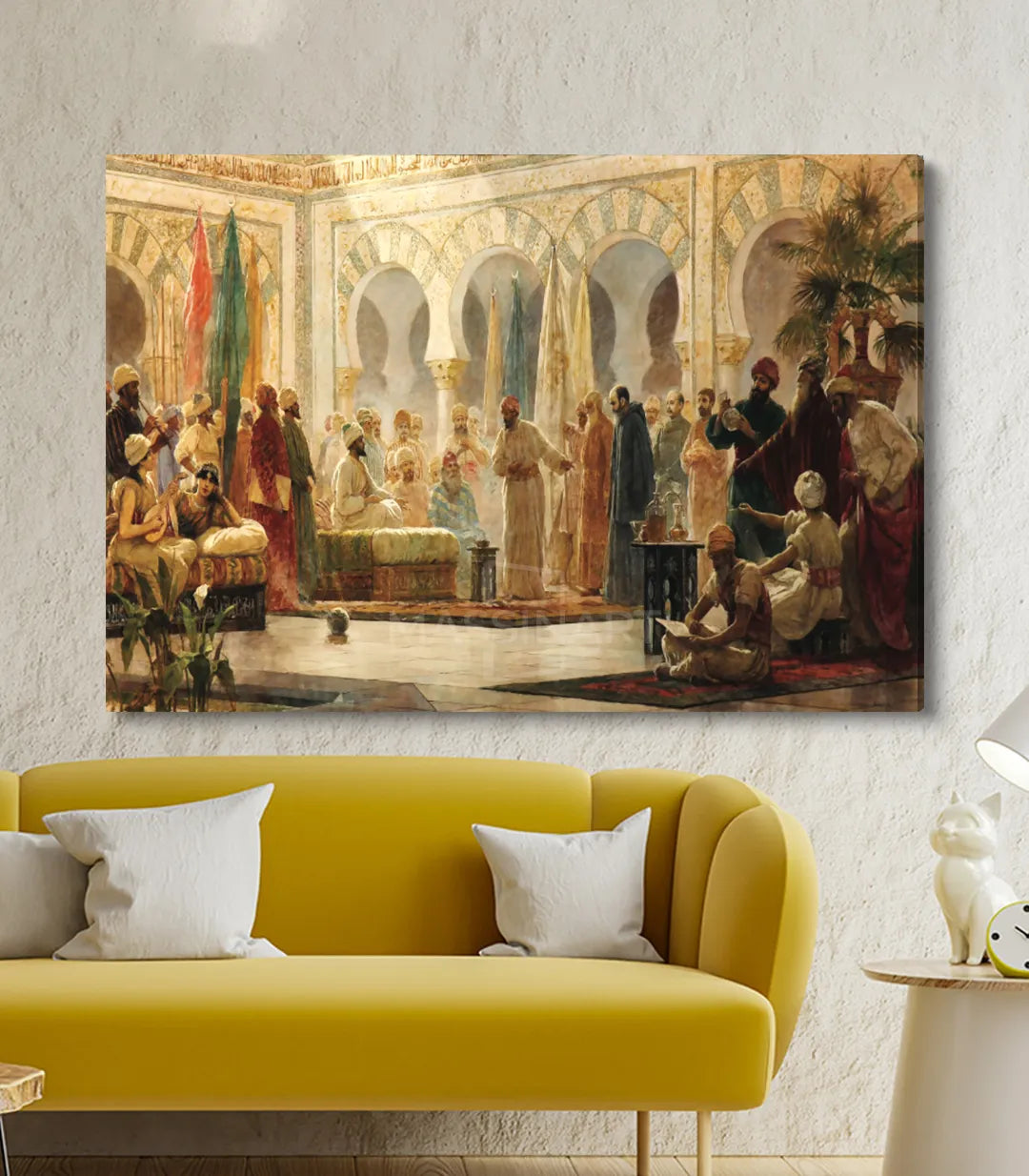 Cuadro arte oriental en salón moderno, composición arquitectónica islámica sobre sofá — Massinart